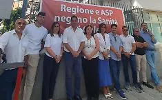 Gela, il sindaco accampato davanti all'ospedale: &laquo;Resteremo finch&eacute; Palermo non risponde&raquo;