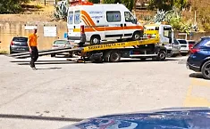 Ambulanza sottoposta a fermo: interni sporchi e non adatti al trasporti di pazienti e danni strutturali