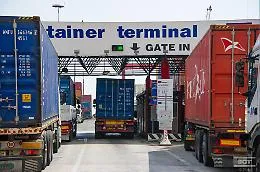 L'autotrasporto siciliano si ferma per 6 giorni, da Confindustria alle sigle autonome: &laquo;Significa scaffali vuoti, produzione ferma&raquo;