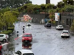 Nubifragio a Catania, le immagini degli allagamenti in citt&agrave;