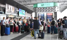 L'ombra dell'Etna su Catania: il difficile ritorno alla normalit&agrave; e il caos dello &ldquo;stop and go&rdquo; tra voli cancellati, dirottati e in ritardo