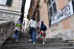 Scuola, Mattarella firma il decreto: dentro il tetto agli stranieri, il "divieto di burqa" e i nuovi licei tecnologici
