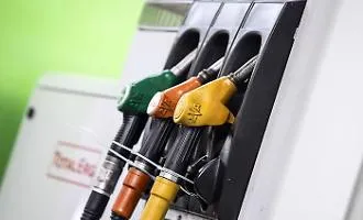 Benzina e gasolio alle stelle: la proposta siciliana per abbassare i costi Il sindaco di Gela lancia il Bonus carburante Sicilia finanziato con le royalties energetiche