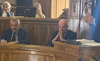 Sanit&agrave; nel Nisseno, &egrave; scontro totale: i sindaci chiedono la testa del manager Asp, Caruso promette nuovi medici