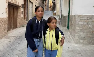 Giallo a San Cataldo sulle due sorelline ritrovate: come sono finite nel negozio? | Tutto quello che non torna