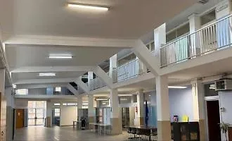 La campanella torna a suonare: dopo l'incendio una scuola di Gela prova a ripartire