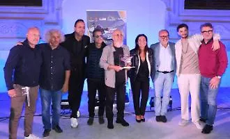 "Cuore siciliano, battito jazz" incanta Largo Barile: tre serate e un pubblico entusiasta