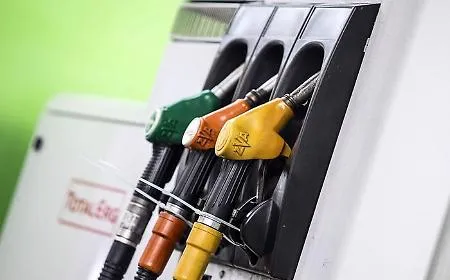 Benzina e gasolio alle stelle: la proposta siciliana per abbassare i costi Il sindaco di Gela lancia il Bonus carburante Sicilia finanziato con le royalties energetiche