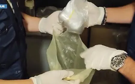 Arsenale e laboratorio di droga a Gela: fermato 43enne con 13 ordigni, una pistola e 344 grammi di cocaina
