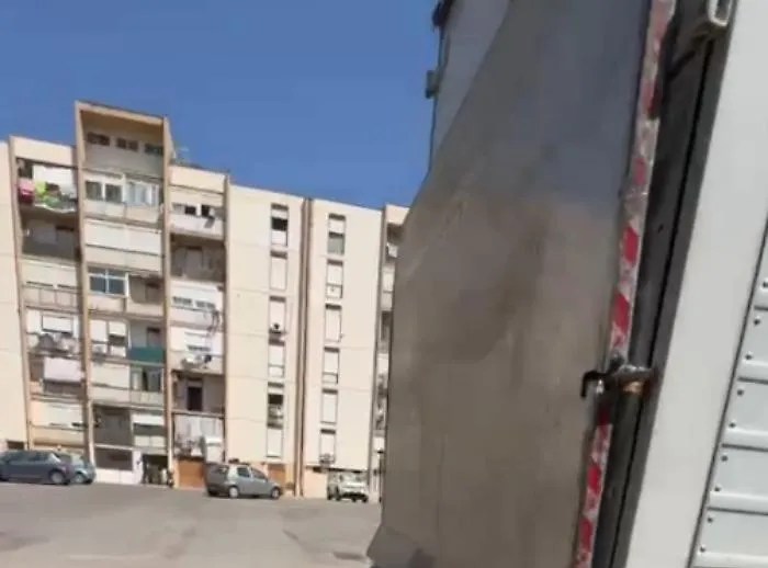 Distruggono un alloggio popolare, ne occupano un altro e ricorrono al Tar contro lo sfratto: il Comune recupera l'appartamento