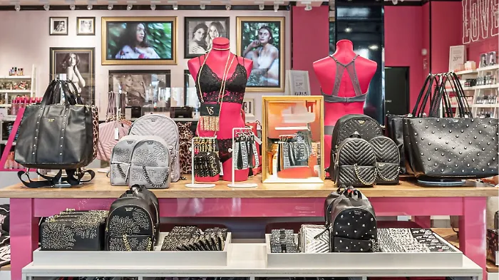 Tra profumi, pizzi e lingerie gli "angeli"  di Victoria&rsquo;s Secret arrivano in Sicilia con l'apertura di uno store a Catania 