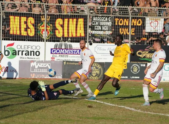 Il Messina passa a Vittoria e si prende la vetta