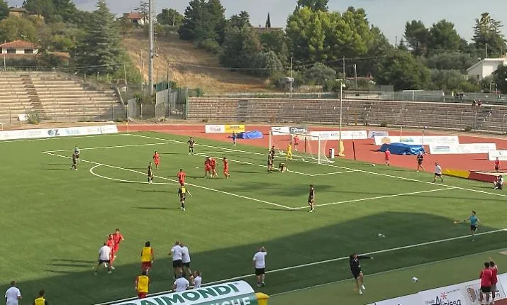 L'esultanza di Alagna dopo il primo gol
